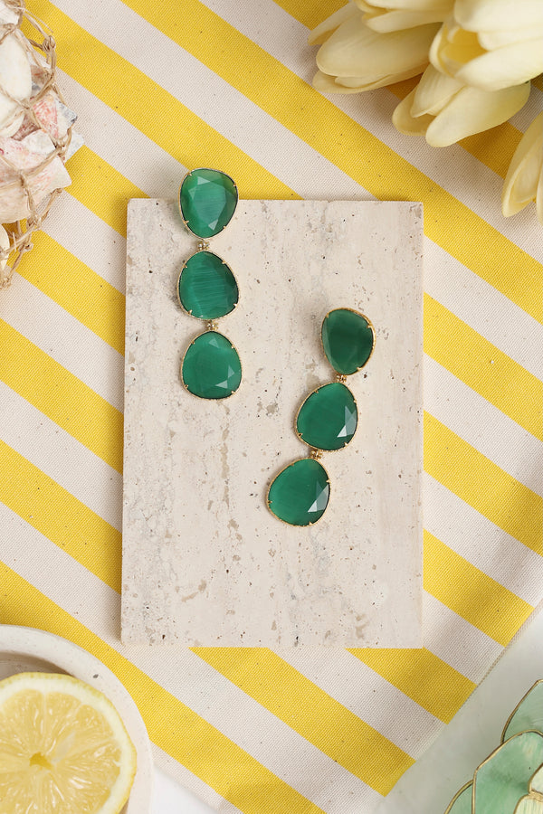 Boucles pendantes dorées Gisèle vert foncé