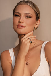 Bague argentée dorée Ines bicolore épaisse avec un effet double anneaux - Bijou porté 