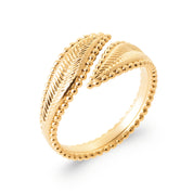Bague dorée JOYCE - Bijou photographié sur fond blanc