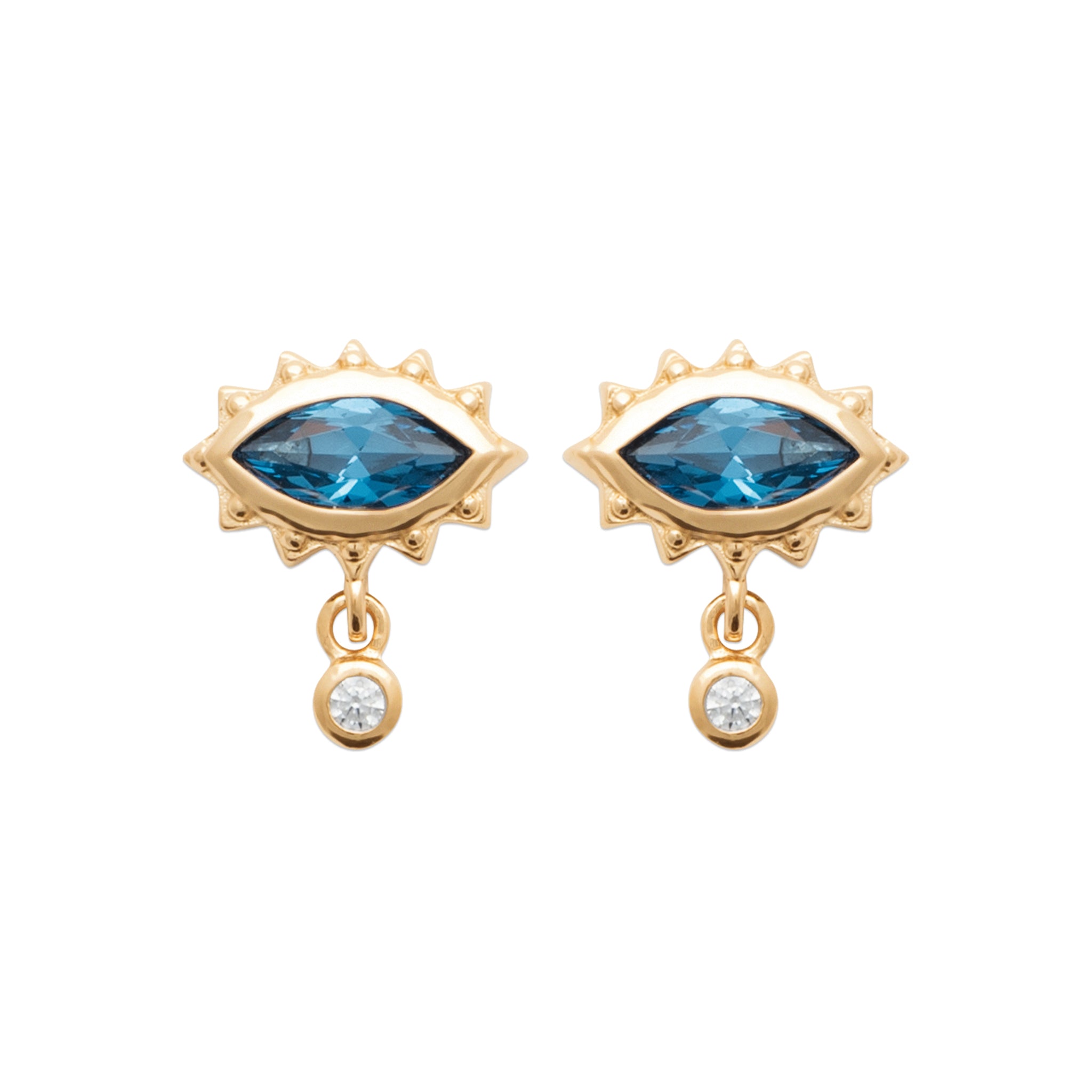 Boucles d'oreilles puces Camille dorées œil bleues avec pendentif zircon - Bijou photographié sur fond blanc