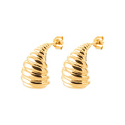 Boucles d'oreilles dorées Clelia M - Bijou photographié sur fond blanc