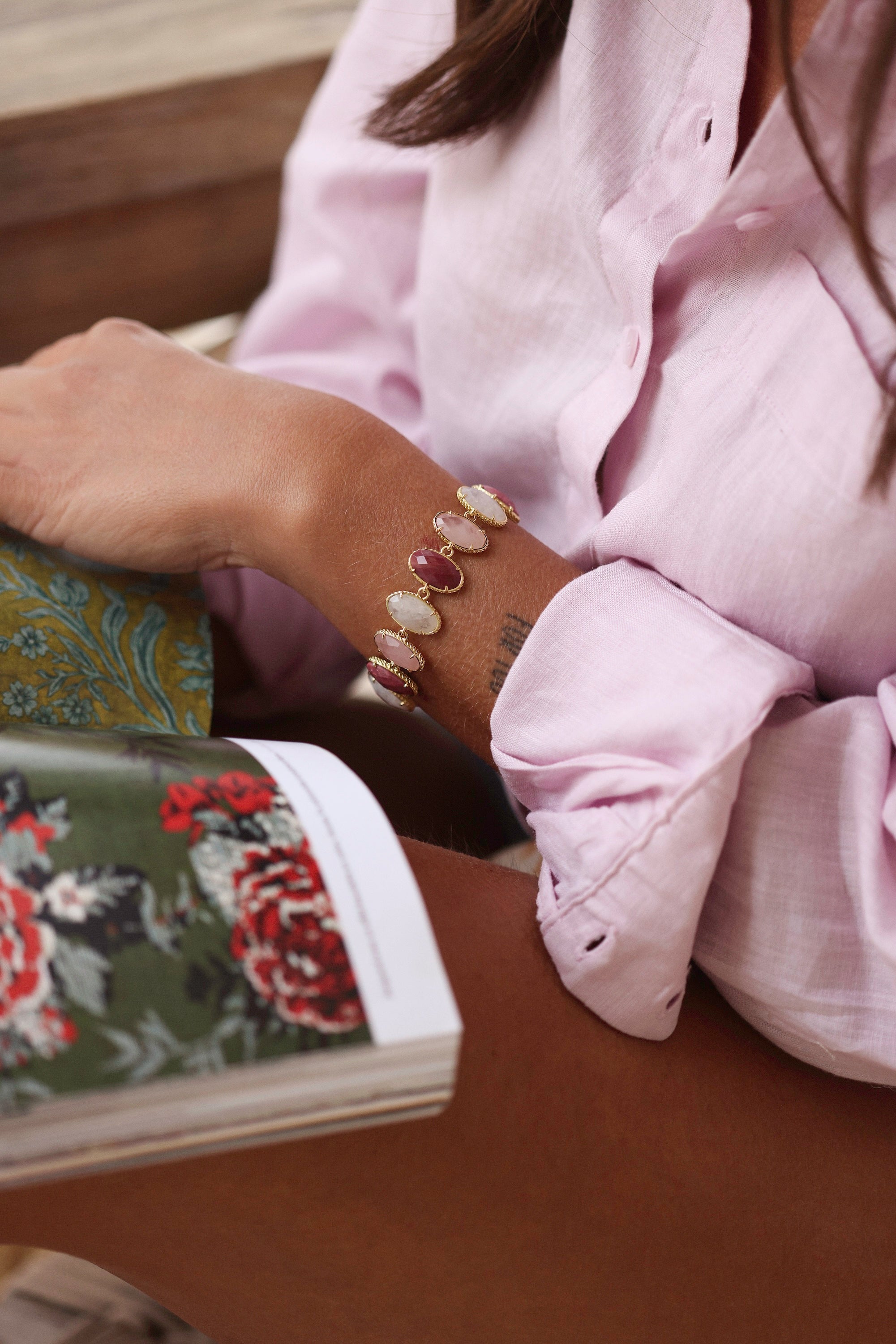 Bracelet doré Lucia Quartz Rose - Bijou porté
