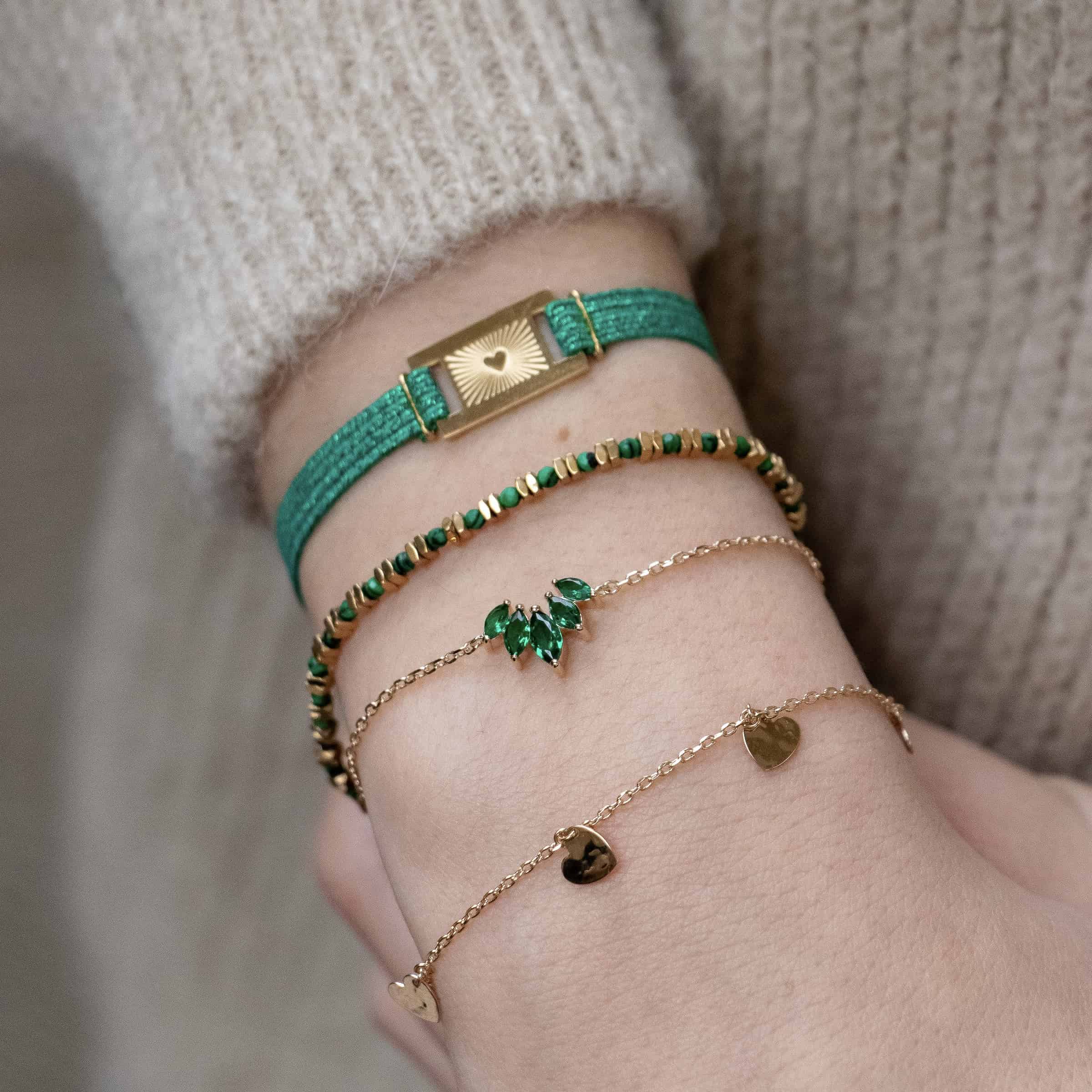 Bracelet Maïssane doré serti de zircons vert - Bijou porté 