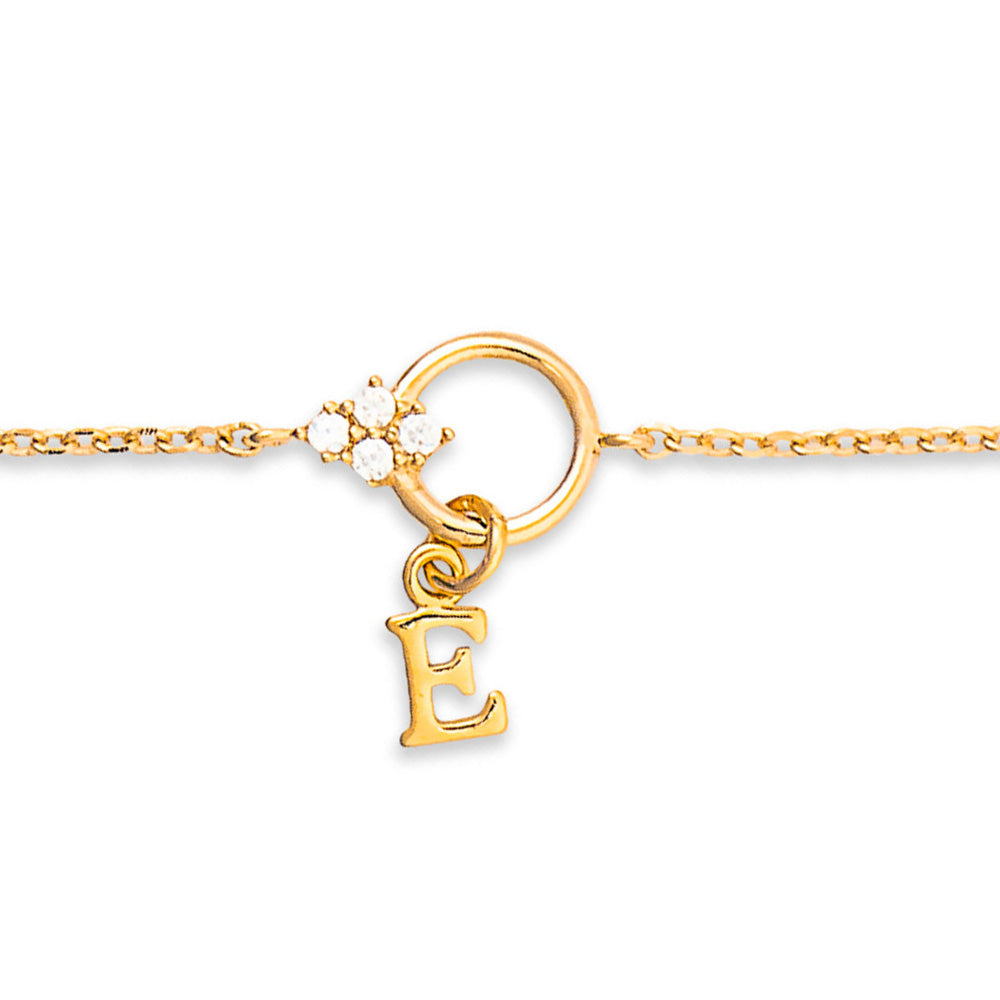 Bracelet personnalisable doré et zircons charms initiales Janny - Bijou photographié sur fond blanc
