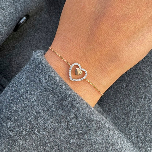 Bracelet doré suki coeur orné de zircons scintillants - Bijou porté