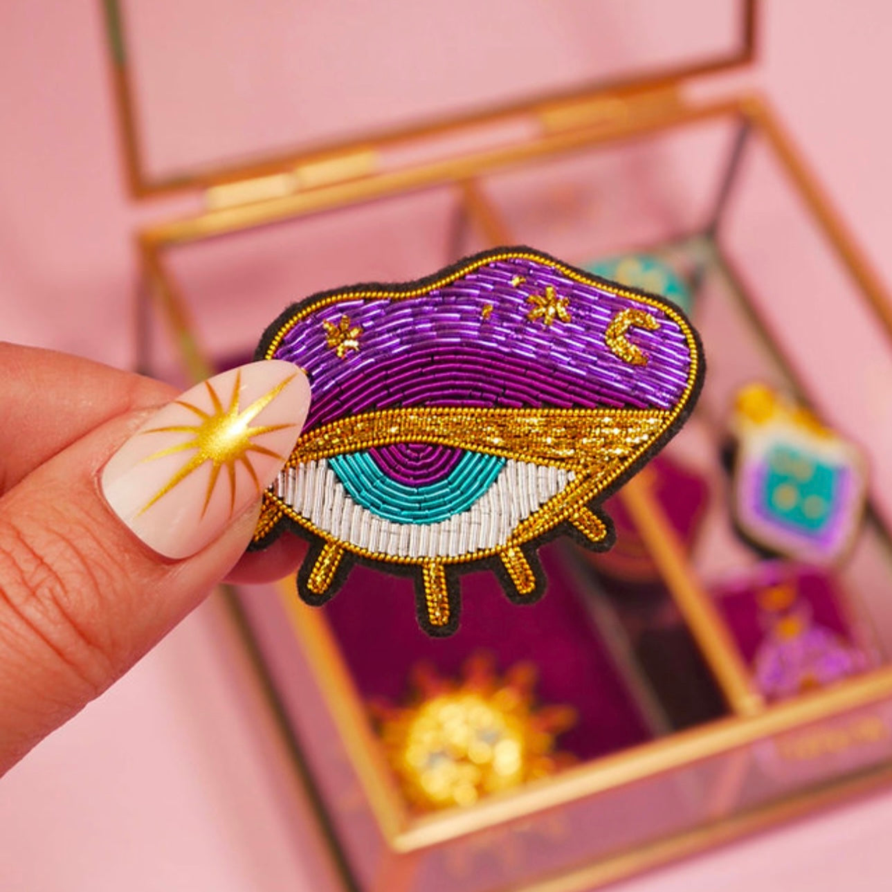 Broche OEIL MAGIC broee