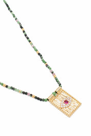 Collier doré empierré Ani - Bijou photographié sur fond blanc
