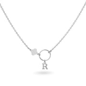 Collier personnalisable argent initiales et charms Nayla - Bijou sur fond blanc