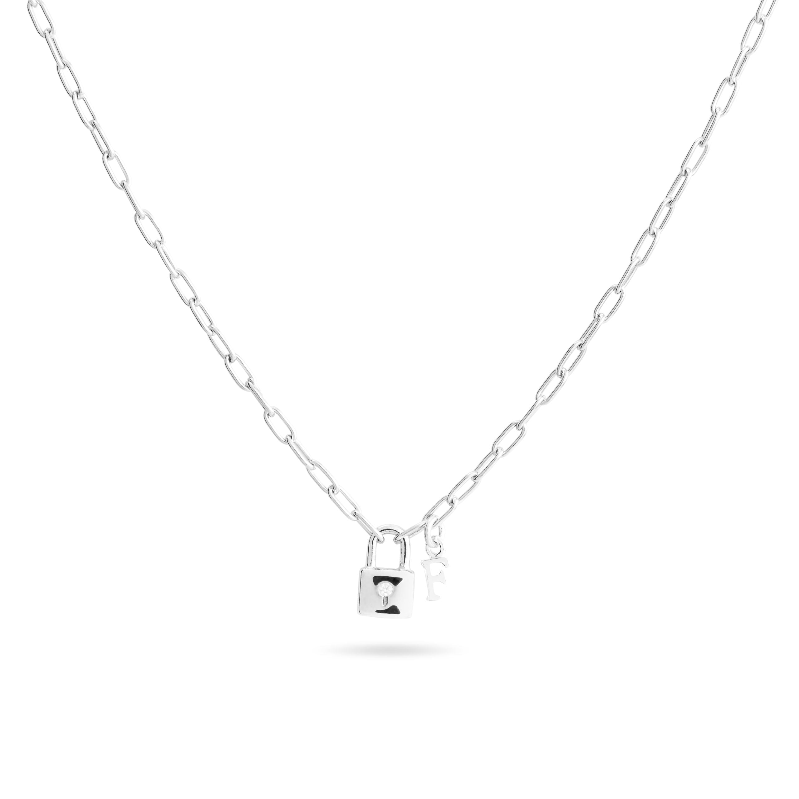 Collier argent personnalisable initiales et charms cadena Castille - Bijou photographié sur fond blanc