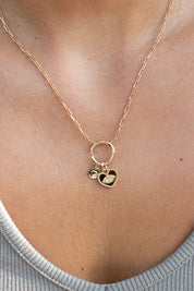 Collier personnalisable doré pour initiales et charms Céline - Bijou porté