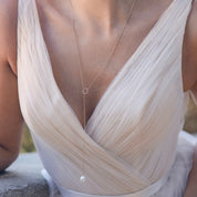 Collier dore nacre eternity - Bijou porté