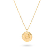 Collier doré signe astrologique Cancer - Bijou photographié sur fond blanc