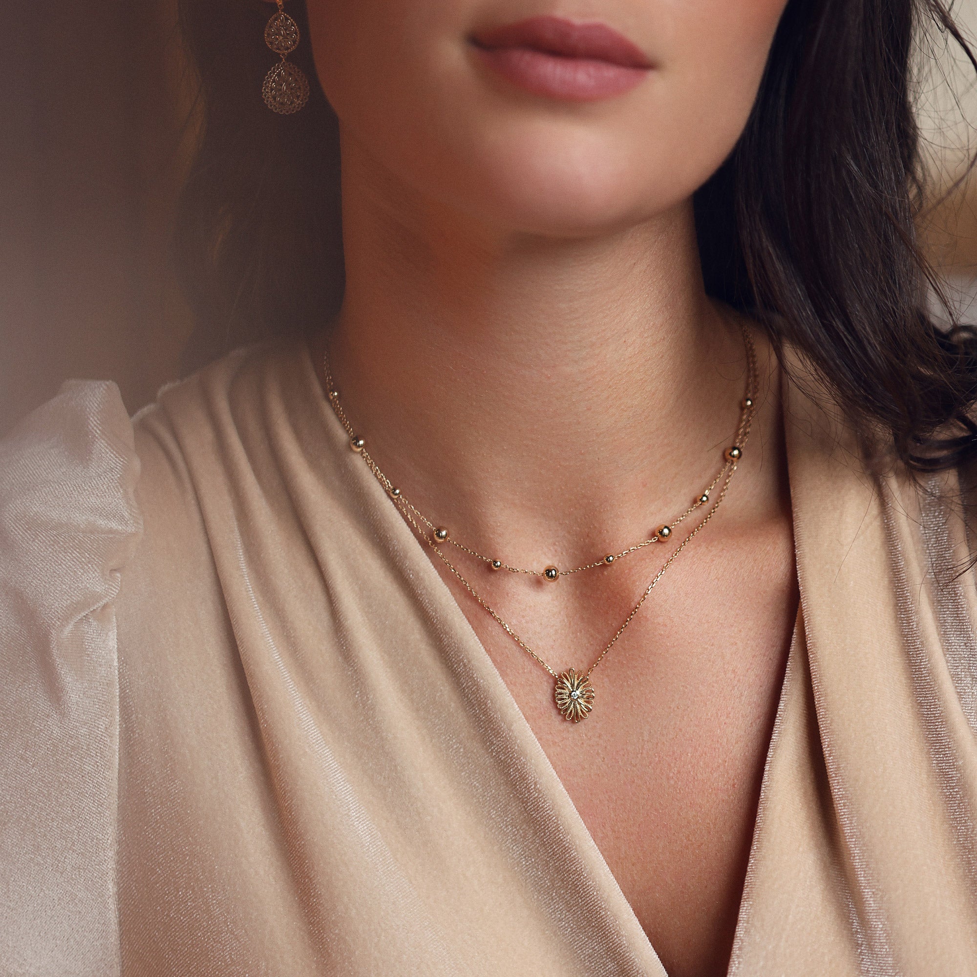 Collier doré SHAAN - Bijou porté