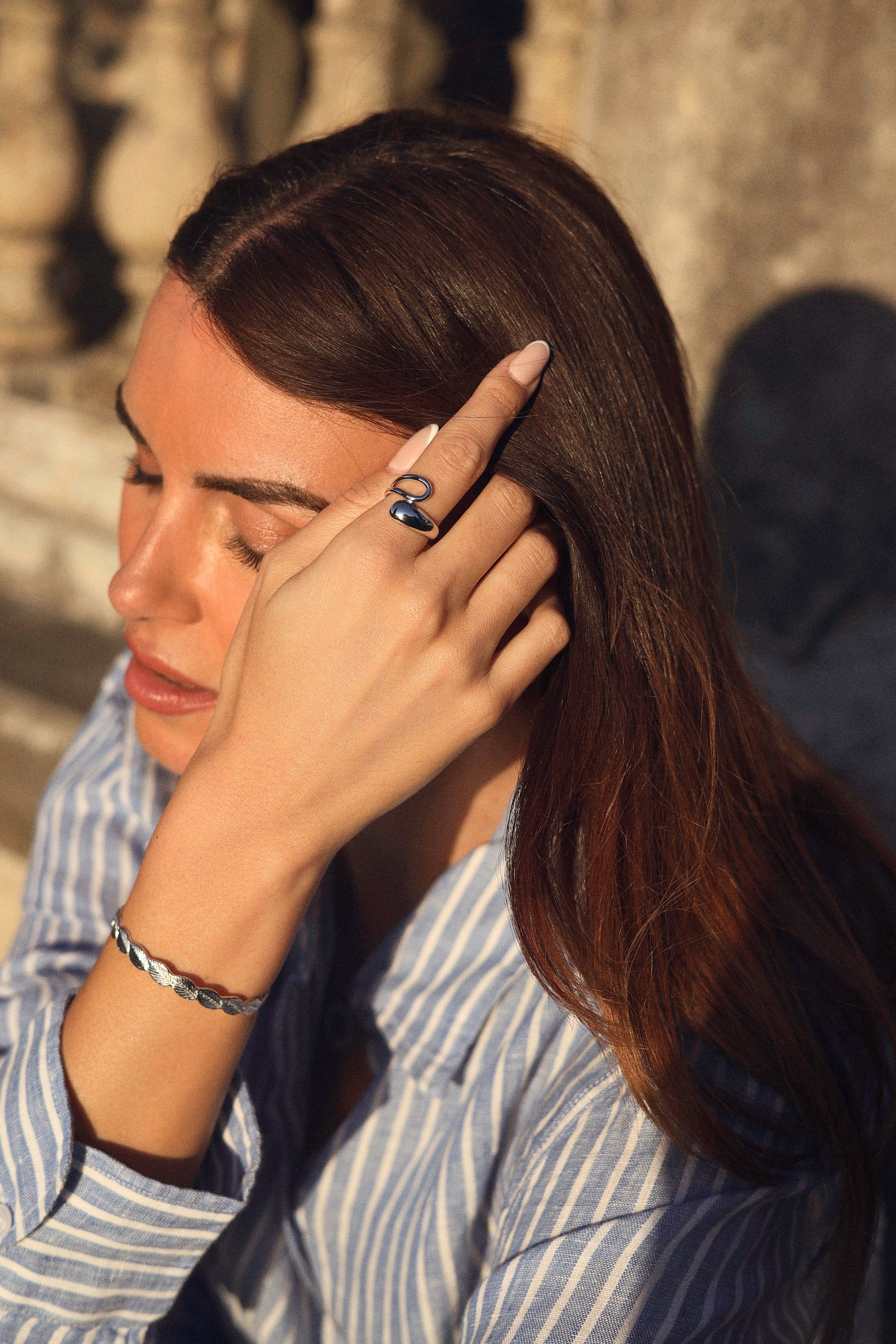 Bague argent Ardhila simple gouttes - Bijou porté