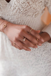 Bague dorée Alexane zircons feuilles de laurier - Bijou porté
