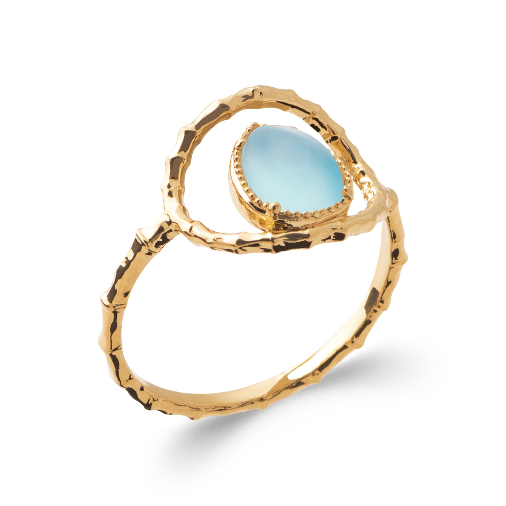 Bague dorée Cynthia aigue marine - Bijou photographié sur fond blanc