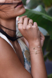 Bague dorée Kiane nœud zircons - Bijou porté