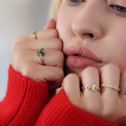 Bague dorée Lara vert papillon zircons - Bijou porté