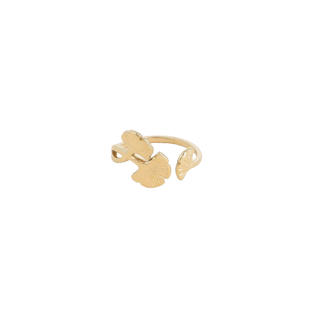 Bague dorée Ginkgo ajustable ornée de feuilles de ginkgo - Bijou sur fond blanc