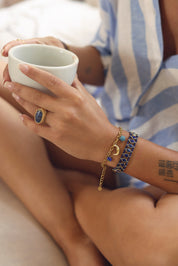 Bague dorée Joah agate bleue ajustable ornée d'une pierre ovale - Bijou porté