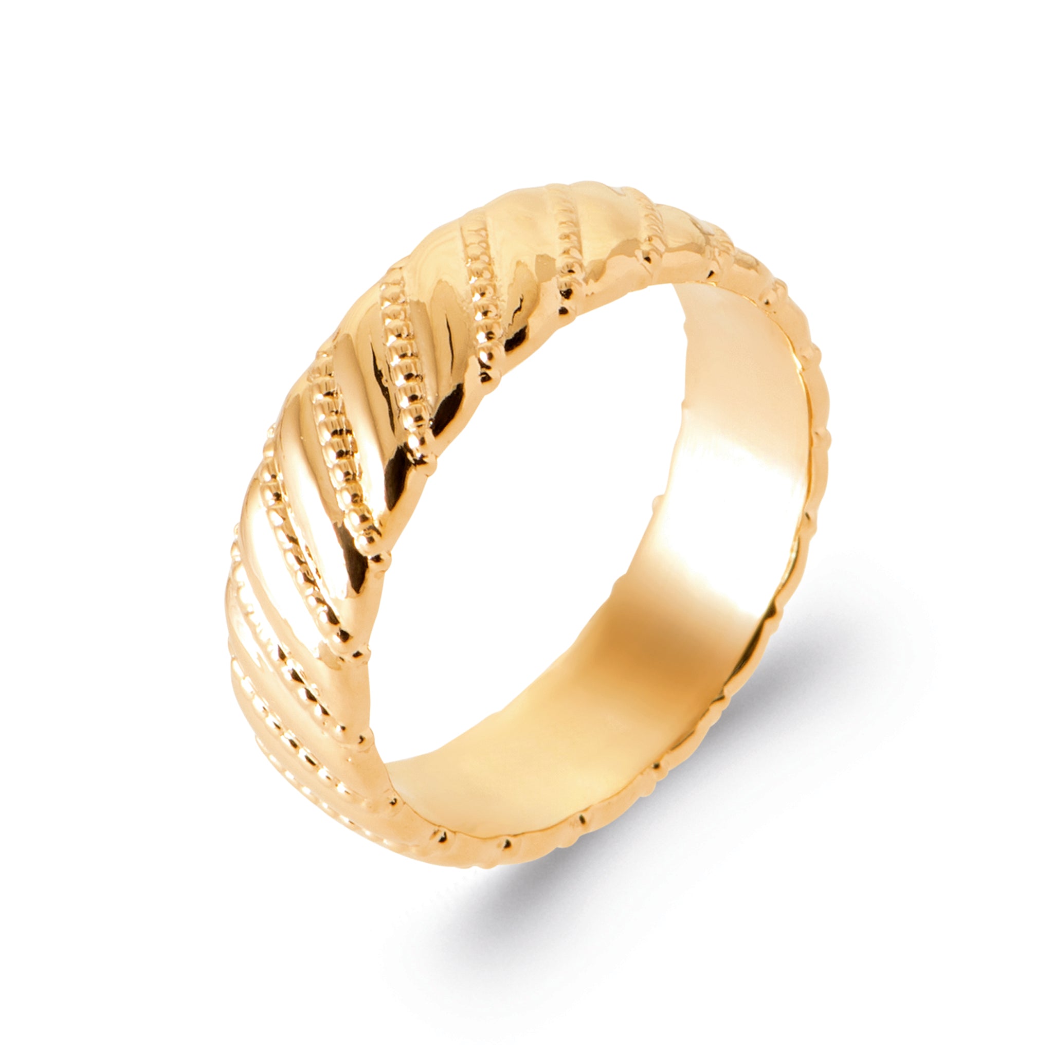 Bague dorée Nya épaisse avec motif torsadé - Bijou photographié sur fond blanc