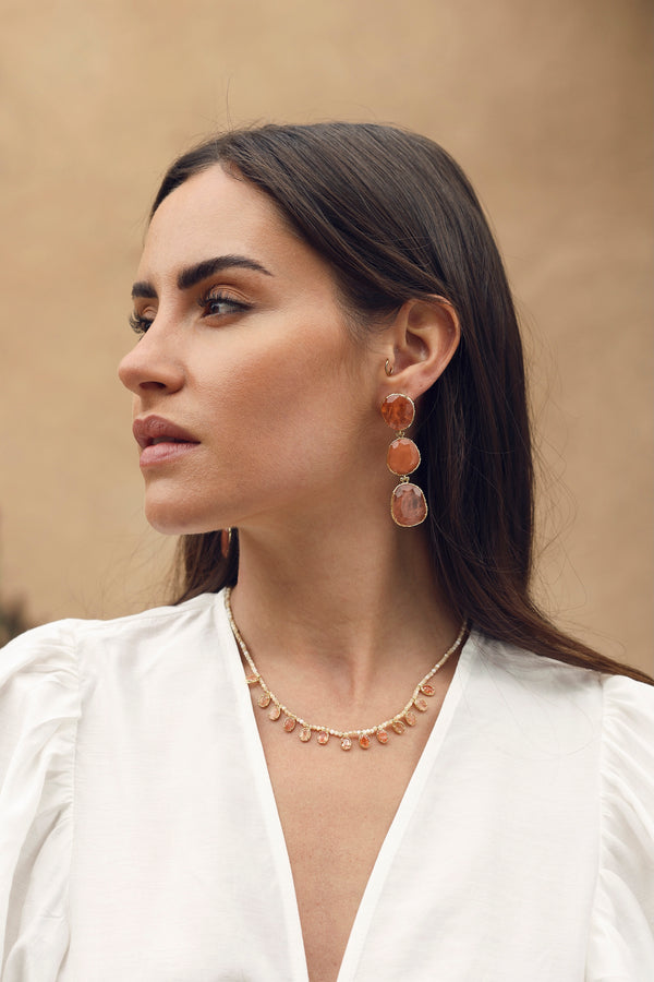 Boucles pendantes dorées Jina quartz orange