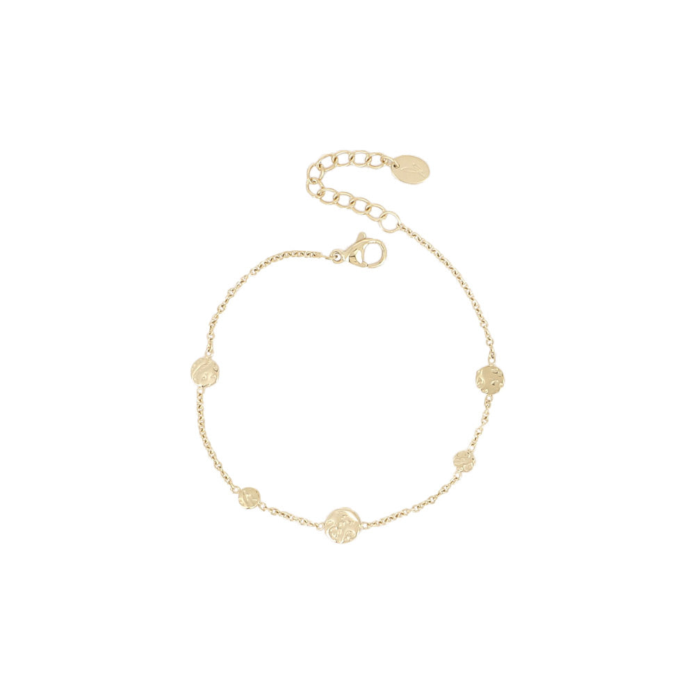 Bracelet doré Amalfi pastilles martelées - Bijou photographié sur fond blanc