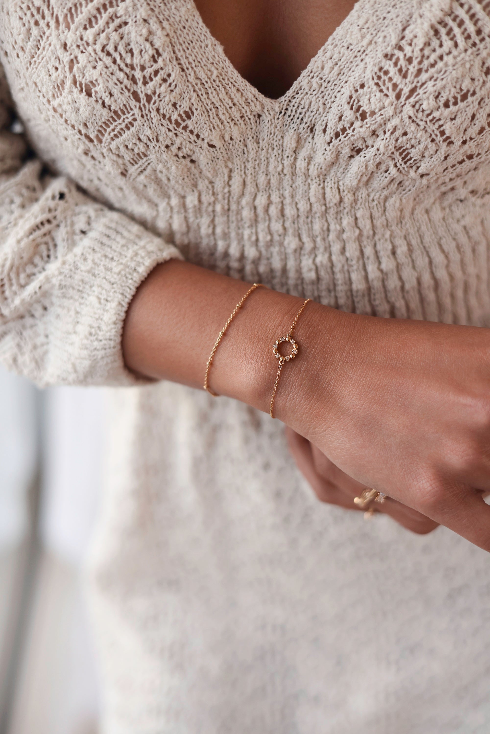 Bracelet doré Joy chaîne perlée - Bijou porté