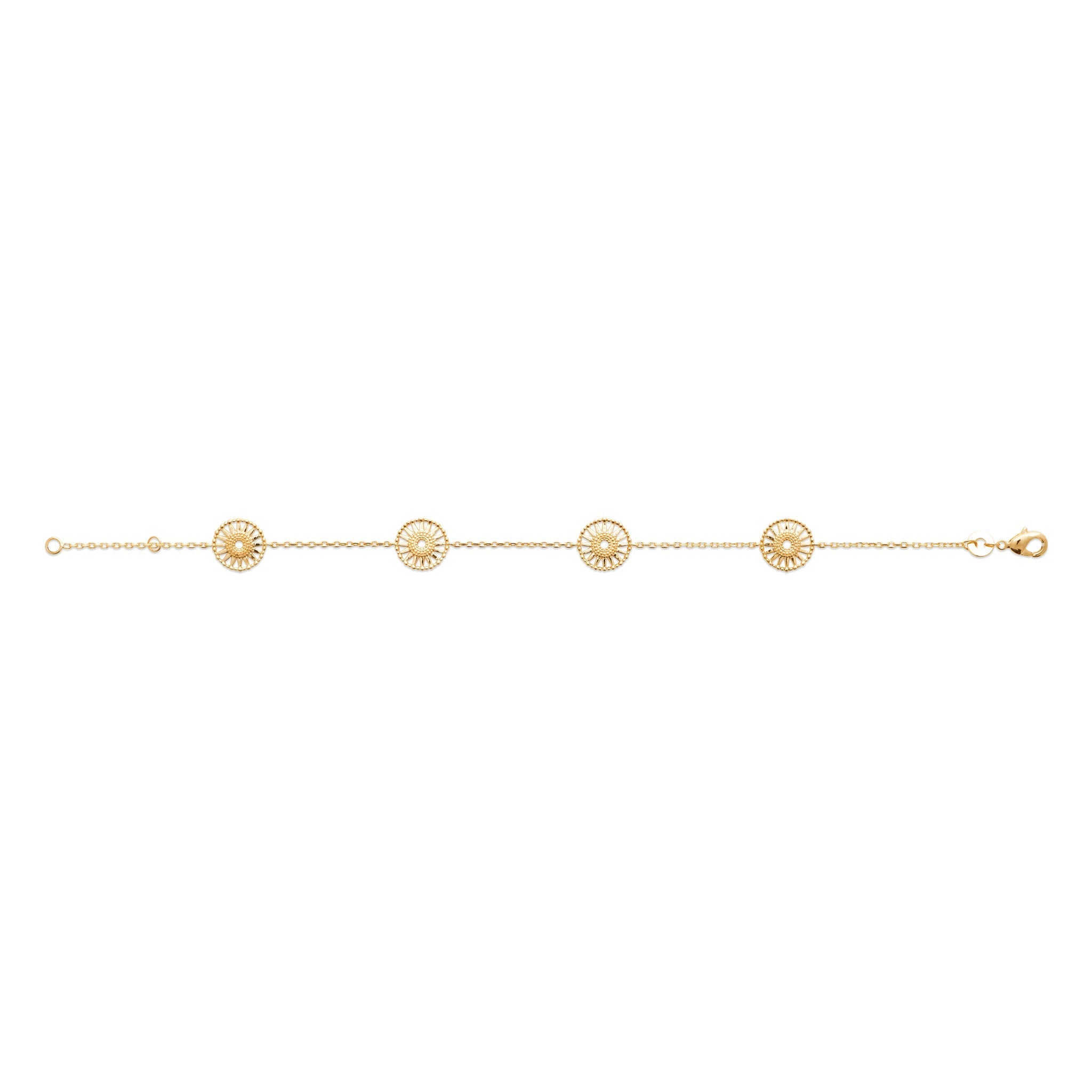 Bracelet “Soledad” en plaqué or avec pendentif en forme de soleil rayonnant, collection Chloé Rose Genève - Bijou photographié sur fond blanc