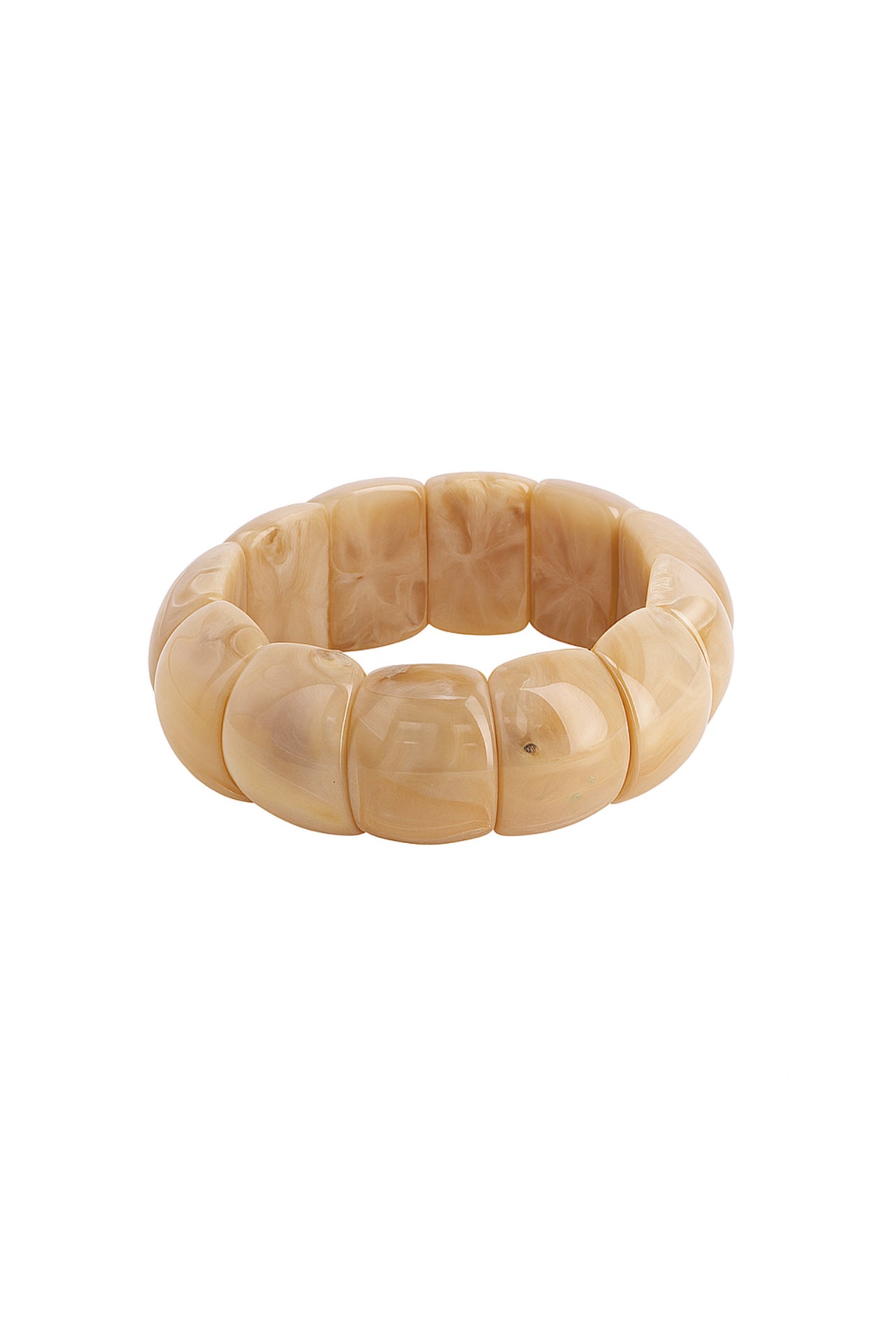 Bracelet Louane beige avec base élastique et grosse perles en acétate - Bijou photographié sur fond blanc