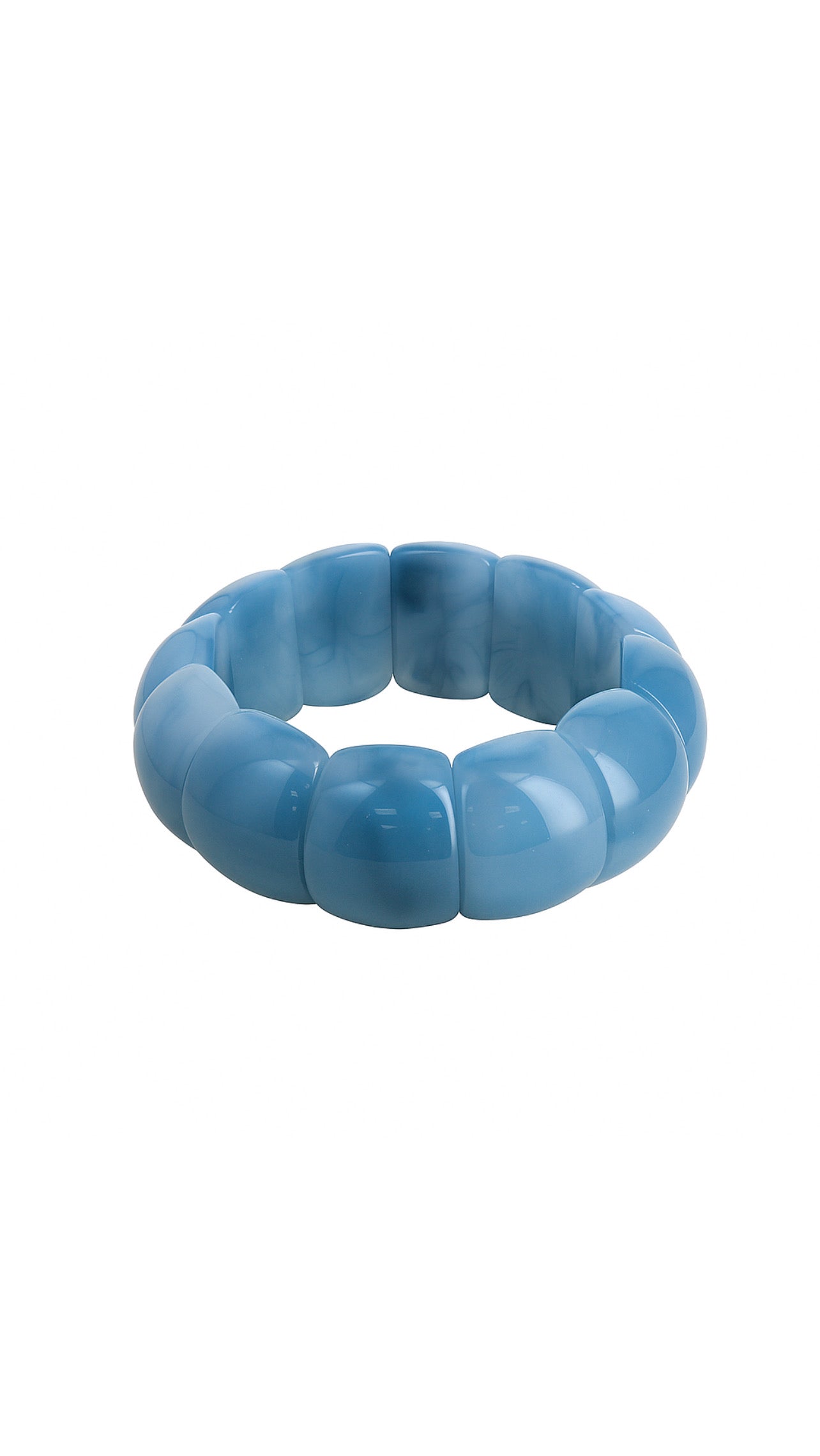 Bracelet Louane bleu avec base élastique et grosse perles en acétate - Bijou photographié sur fond blanc