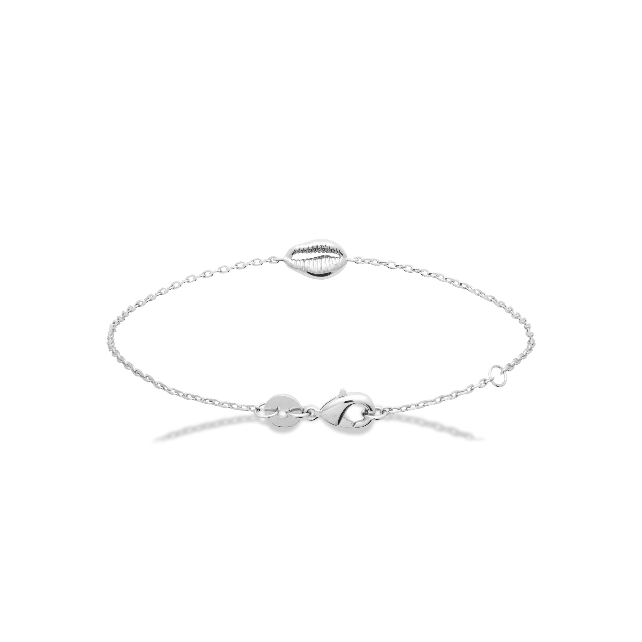 Bracelet Cauri en argent pendentif coquillage - Bijou photographié sur fond blanc