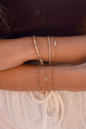 Bracelet tennis Felicia doré zircons - Bijou porté
