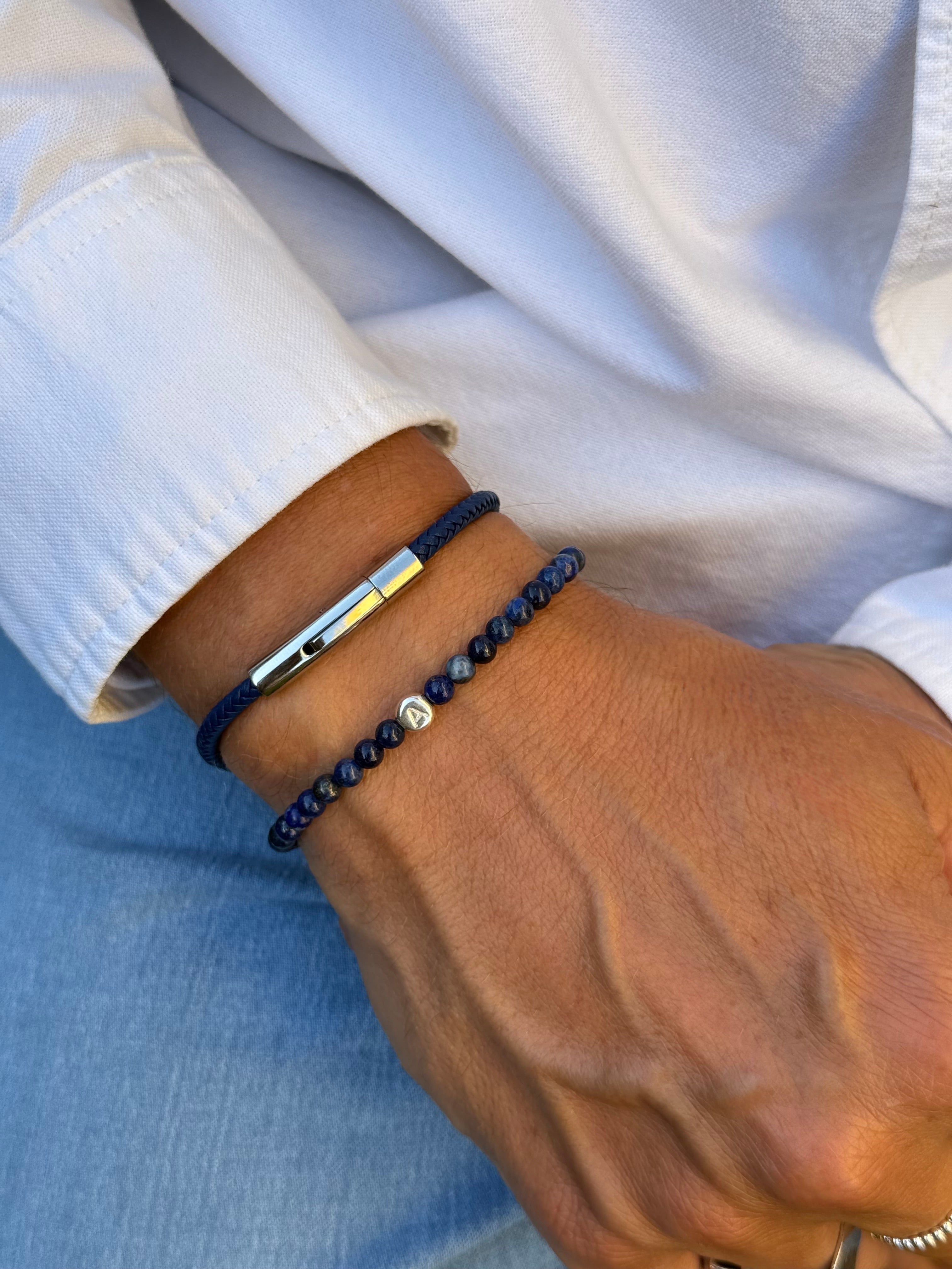 Bracelet personnalisable en perles de lapis lazuli pour perles en argent avec lettre de l’alphabet Leo 4 mm - Bijou porté