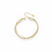 Bracelet triple doré Annick composé de chaînes miroir - Bijou photographié sur fond blanc