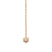 Collier doré cravate avec soleils zircons - Bijou photographié sur fond blanc
