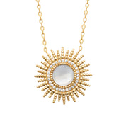 Collier doré Angela soleil nacre et zircons - Bijou photographié sur fond blanc