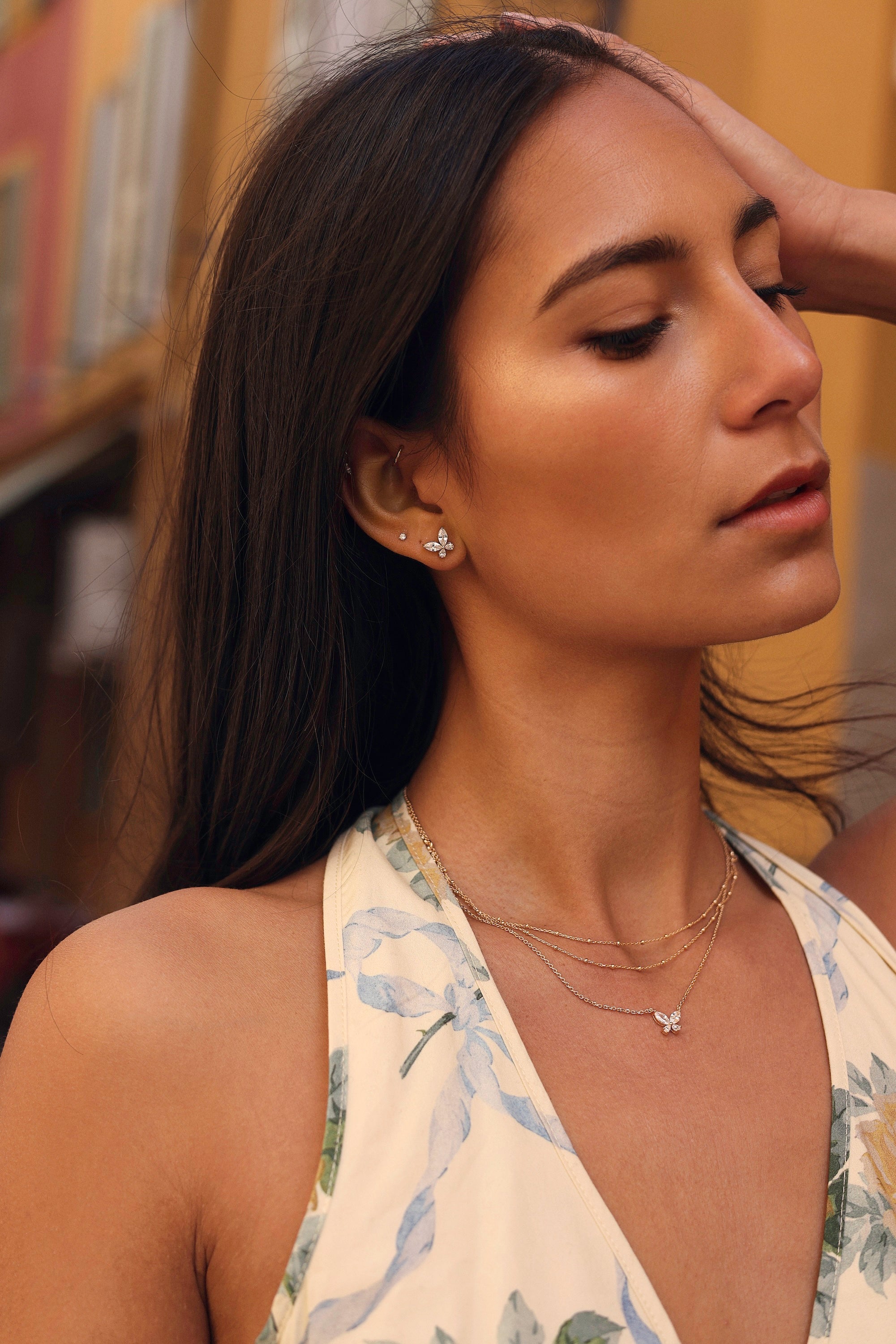Collier doré Capri chaîne perlée - Bijou porté