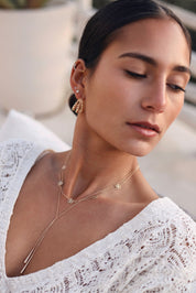 Collier doré Esmeralda cravate - Bijou porté