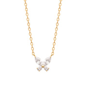 Collier doré Lara blanc avec pendentif papillon zircons - Bijou photographié sur fond blanc