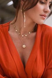 Collier doré Sabina - Bijou porté