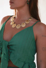Collier statement doré Darina - Bijou porté