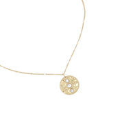 Collier sautoir doré Vanina nacre - Bijou photographié sur fond blanc
