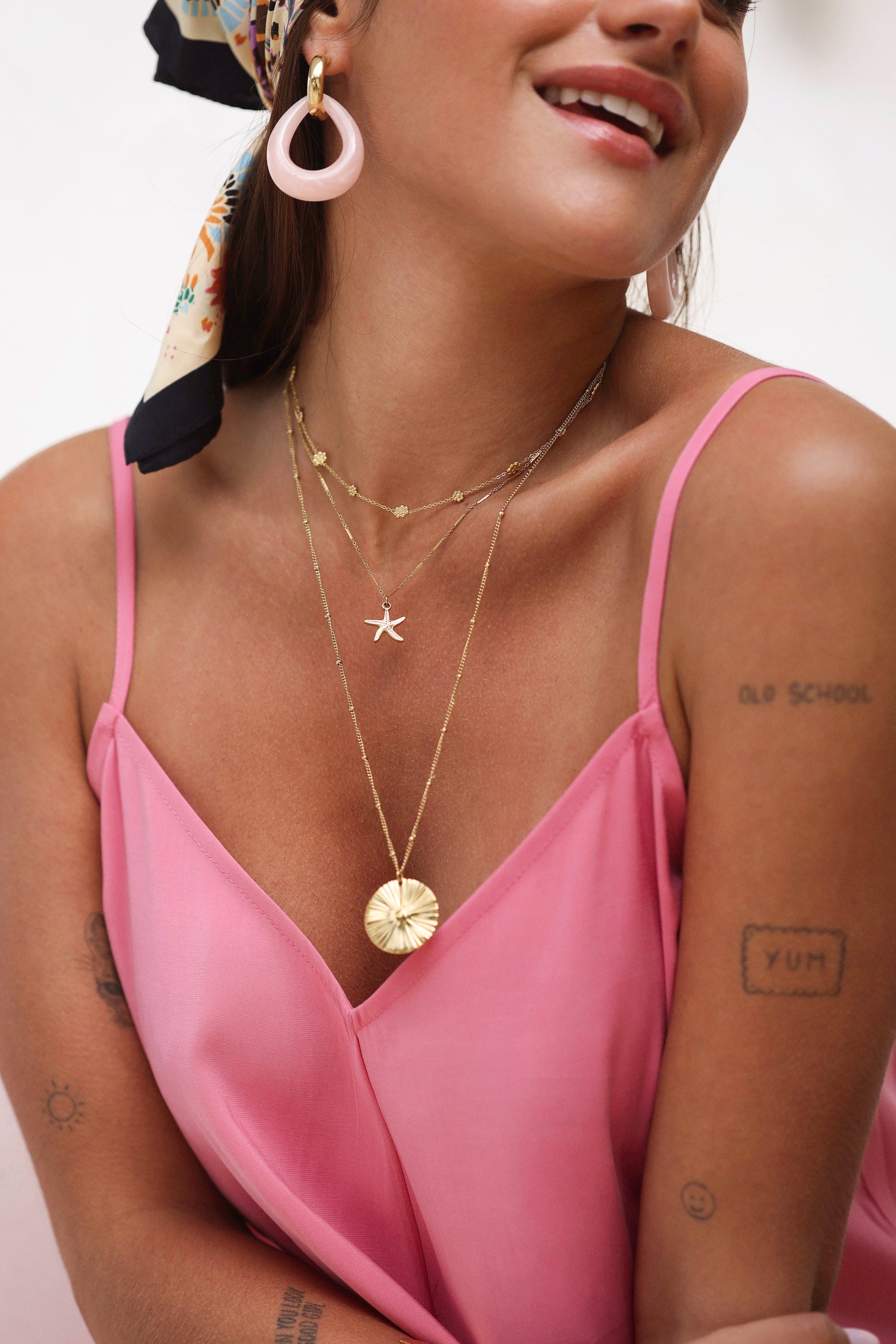 Collier sautoir doré Talia - Bijou porté
