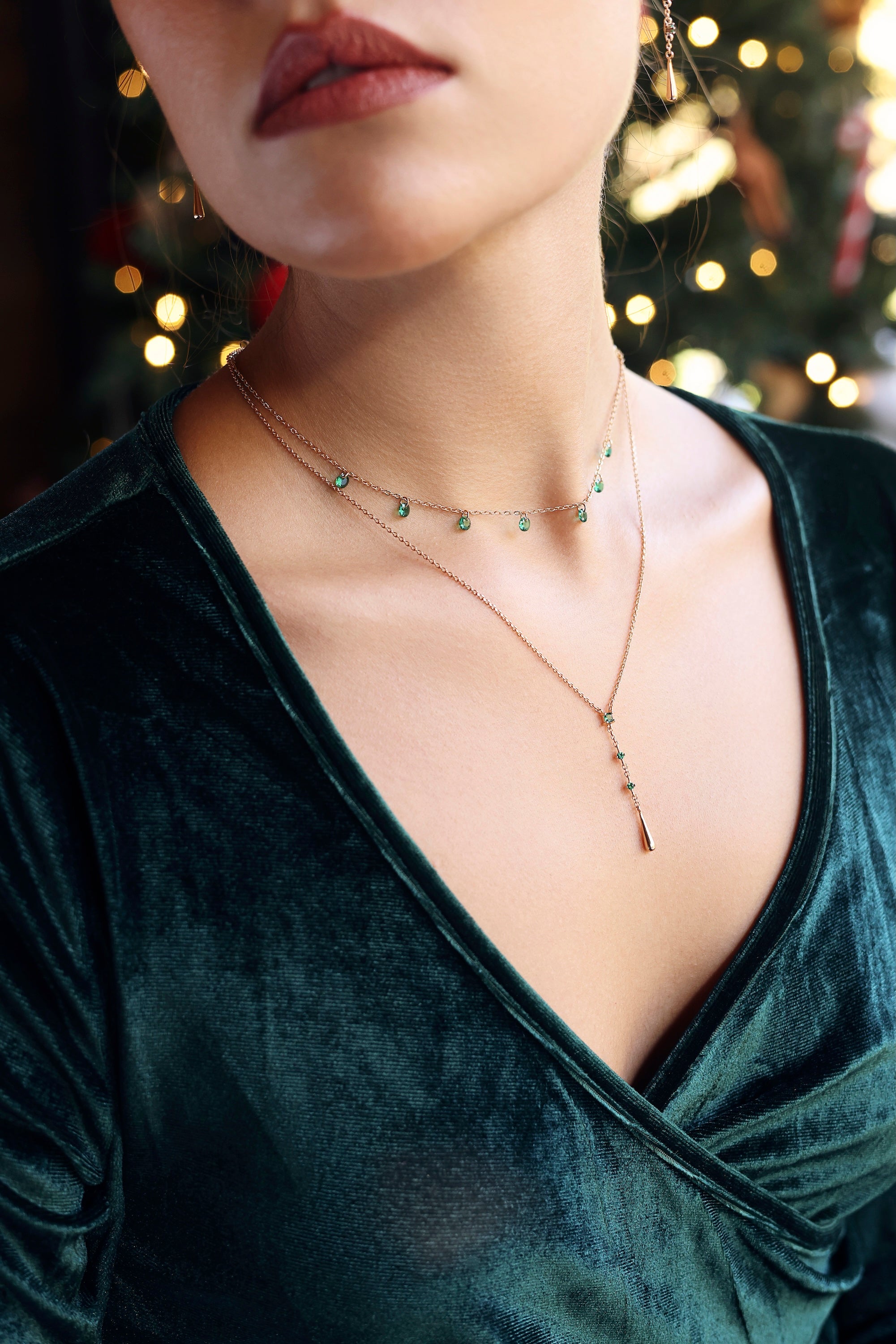 Collier doré Lise vert pampilles zircons - Bijou porté