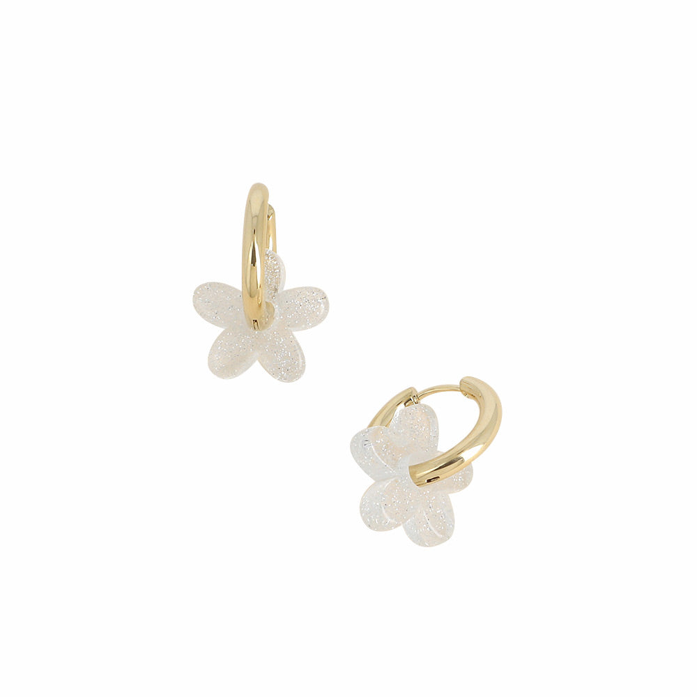 Mini créoles 2 en 1 dorée Shauna silver avec fleur en acétate pailletée - Bijou photographié sur fond blanc