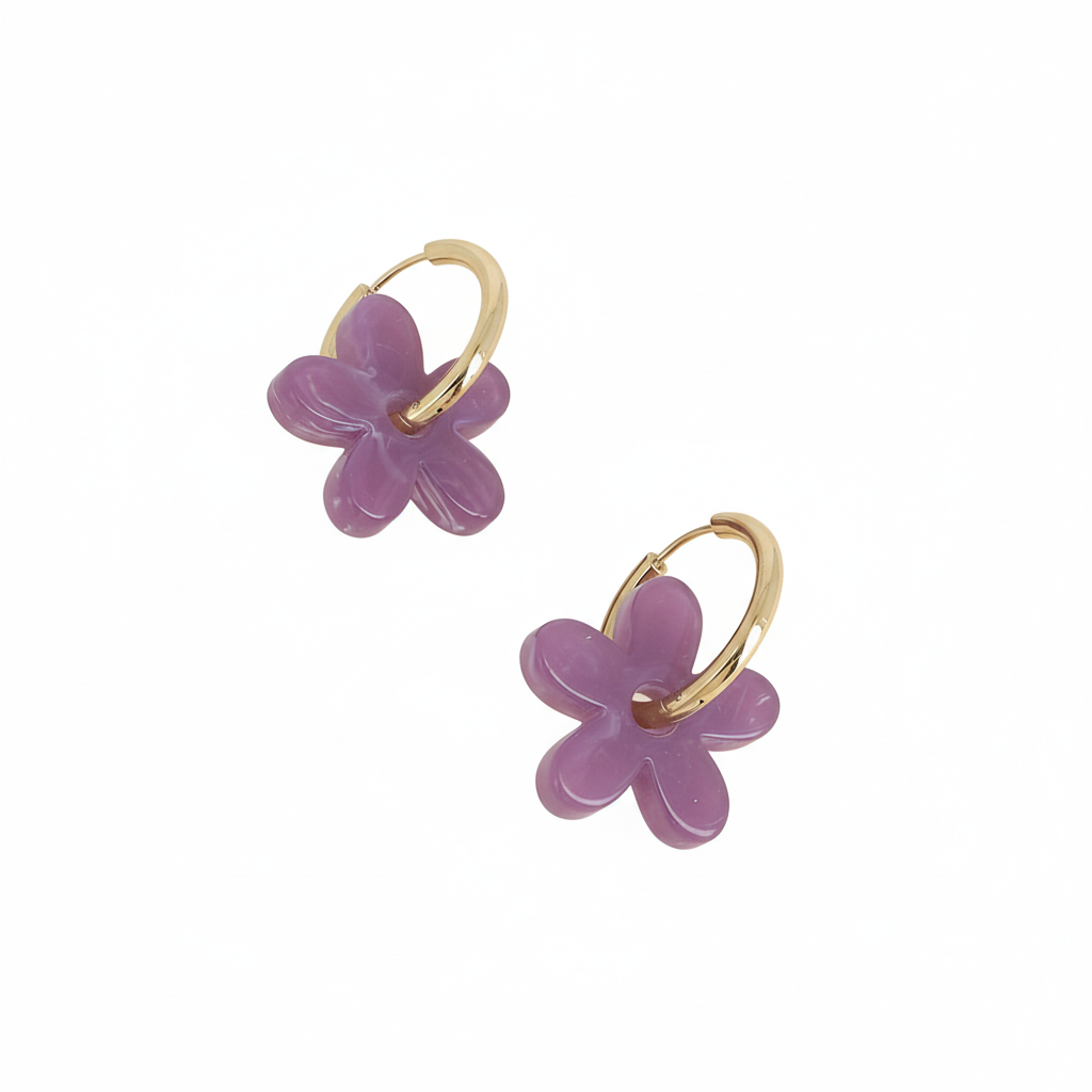 Créoles 2 en 1 dorée Shauna mauve avec fleur en acétate violette - Bijou photographié sur fond blanc