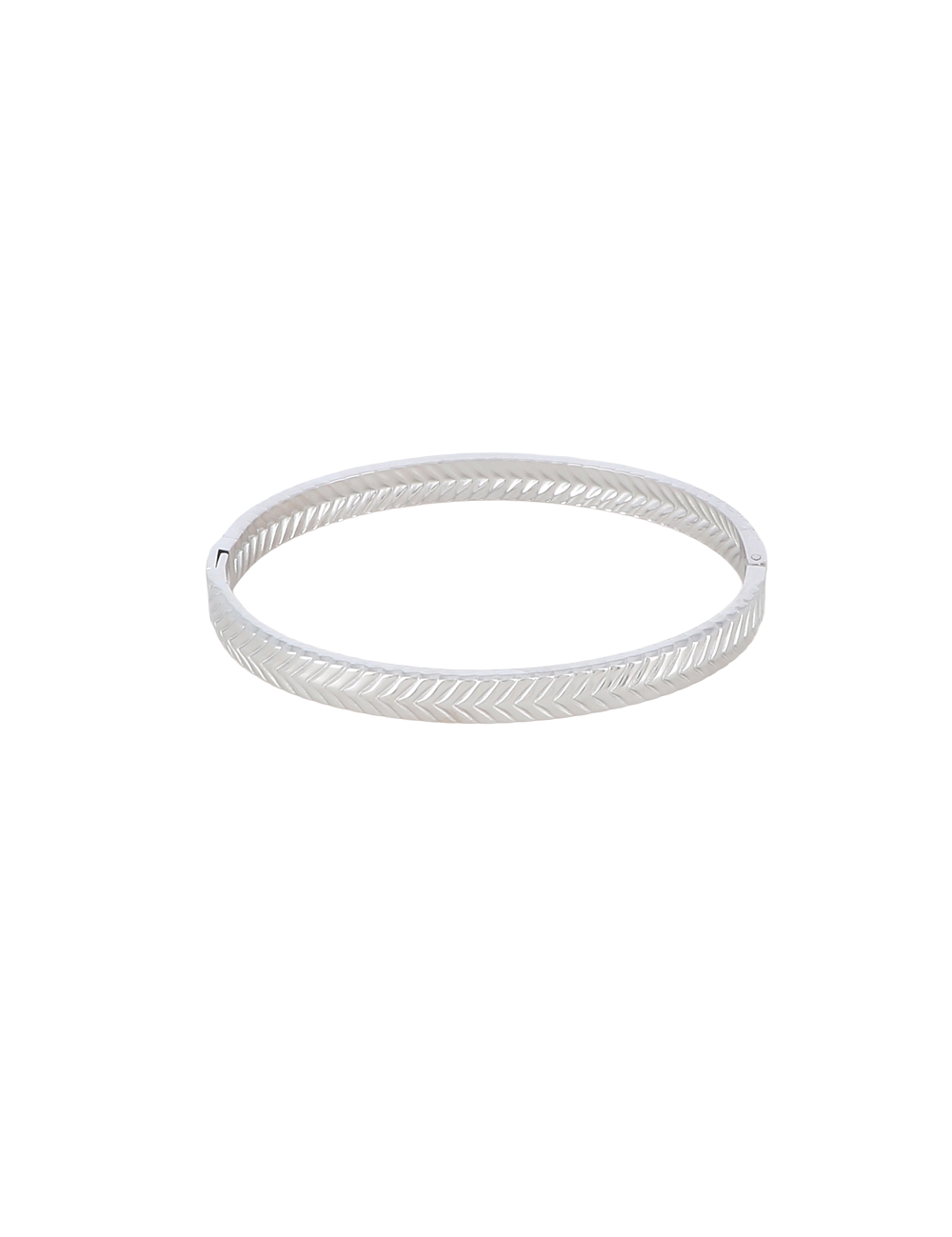 Jonc argenté Zaya à motif chevron - Bijou sur fond blanc